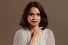 Hatiku Menanti, Gambaran...
