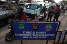 Pengamat: Usia di Bawah...