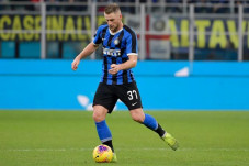 Cari Penerus Pique,...