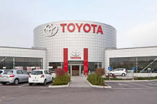 Toyota Babak Belur,...
