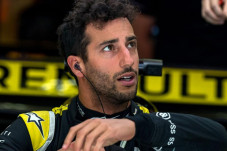 McLaren Resmikan Daniel...