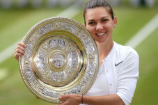 Juara Wimbledon Simona...