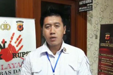 Transaksi Hanya Lewat...
