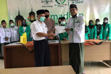 1.000 Anak Yatim di...