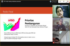 Lewat Diskusi Online,...