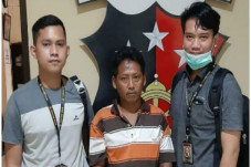 Ditinggal Istri Jadi...