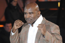 Andalkan Jab, Holyfield...