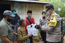 Susuri Jalan Setapak,...