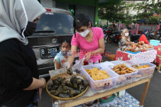 Sejak Hari Pertama PSBB,...