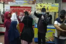 Pengunjung Berjubel,...