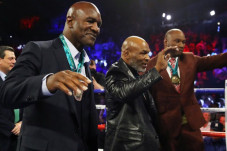 Larry Holmes Restui...