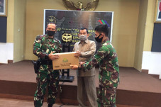 SILO Serahkan Bantuan...