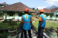 Petugas PLN Kembali...