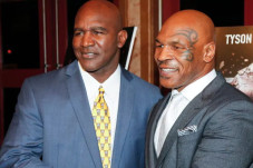 Holyfield Ingatkan Mike...