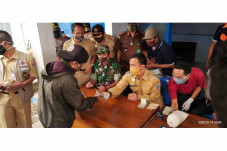Harga Gula Pasir Melonjak,...