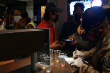 Langgar Jam Malam, Satpol...