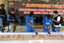 Perusahaan Perekrut...