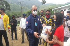 Laskar Berkarya Tebar...