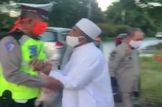 Viral, Pelanggar PSBB...