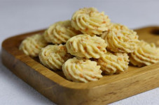 5 Langkah Buat Kue Sagu...