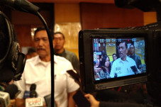 Luhut: Pemerintah Akan...