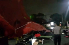 Dua Tenda Pos Penjagaan...