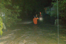 Sungai Lantor Meluap,...
