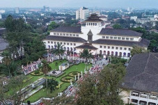 Warga Jabar Diminta...
