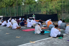 Ustadz Khaidir: Menghadapi...