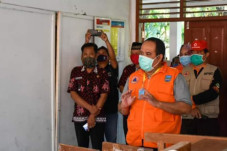 DPRD Bubarkan Tempat...