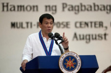 Duterte Larang Siswa...