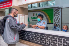 ASN Pemprov Jabar Bekerja...