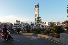 Corona Mereda, Bukittinggi...