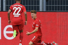 Jadi Pahlawan Bayern...