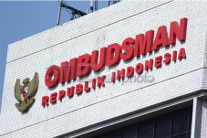 Ombudsman : Terlalu...