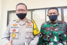Personel Polri-TNI Utamakan...