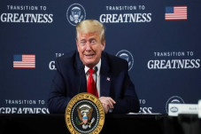 Trump Ancam Tutup Media...