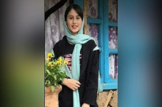 Gadis Cantik Iran Dipenggal...