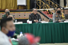 Buka Fasum, Gubernur...