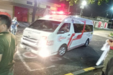 Risma Marah, 2 Mobil...