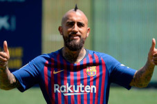 Gelandang Barca Buru...