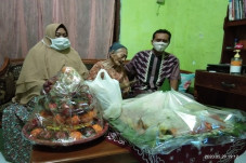 Eyang Kamtin, Nenek...