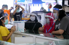 New Normal, Masuk Plaza...