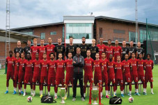 Bukan di Anfield, Liverpool...