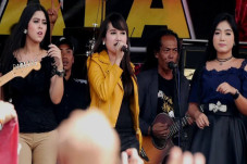Curahan Hati Penyanyi...