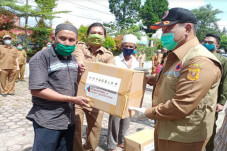 Bupati Dairi Salurkan...