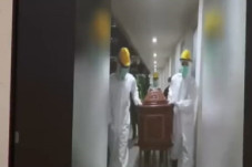 Dokter Senior di Surabaya...
