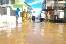 Tanggulangi Banjir,...