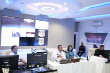 Ratusan Partisipan Webinar...