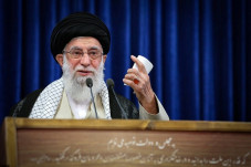 Khamenei: Warga AS Berhak...
